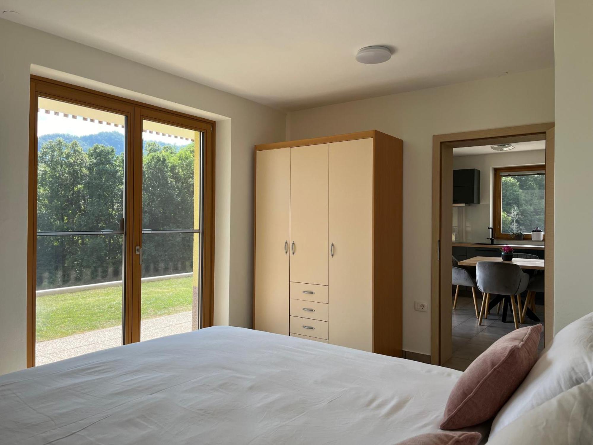 Cozy & Chic - Apartment With A Private Patio Kobarid Exterior foto